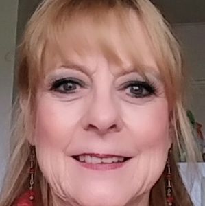 Meet your Posher, Carla